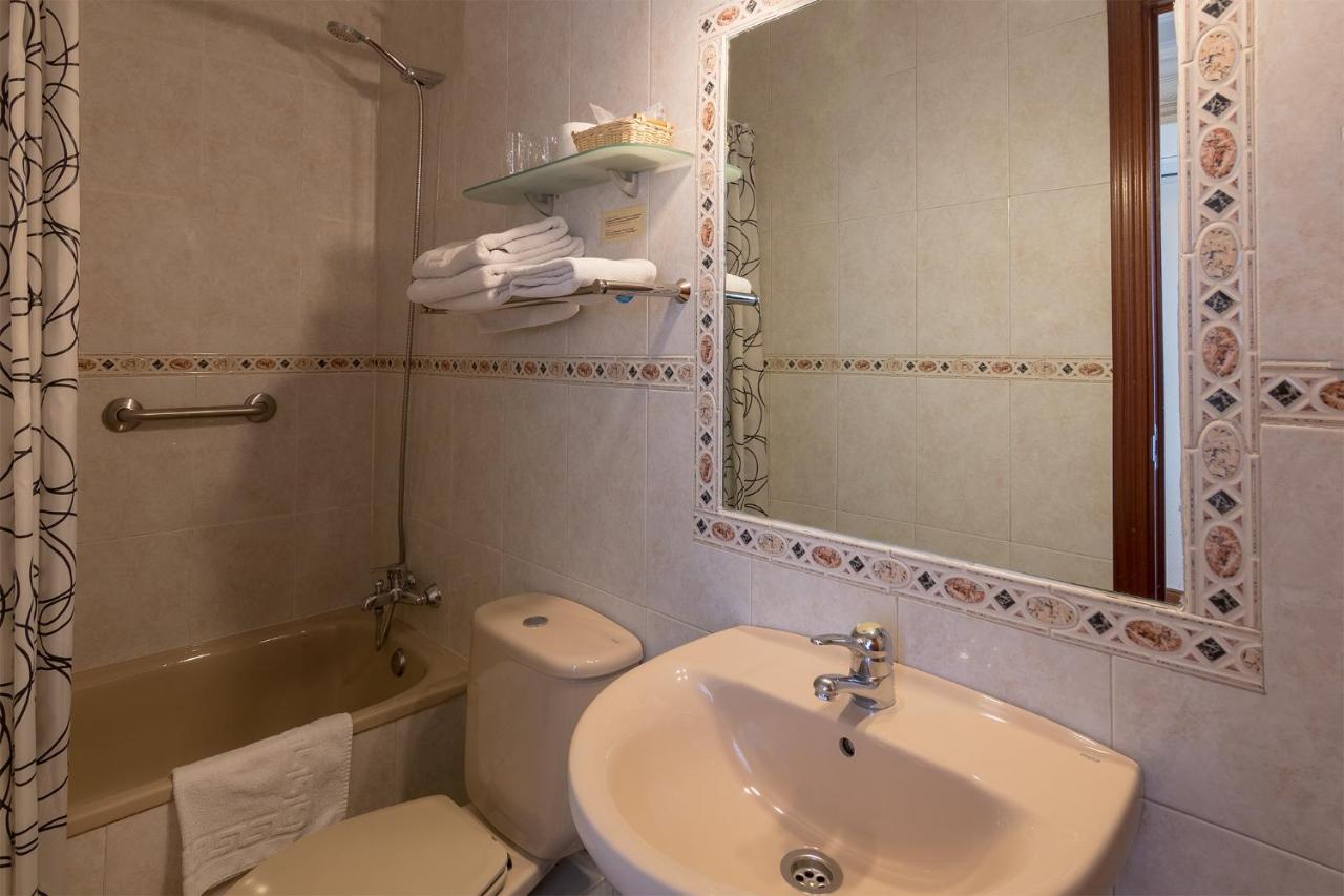 Hostal Santillan Madrid Exterior photo