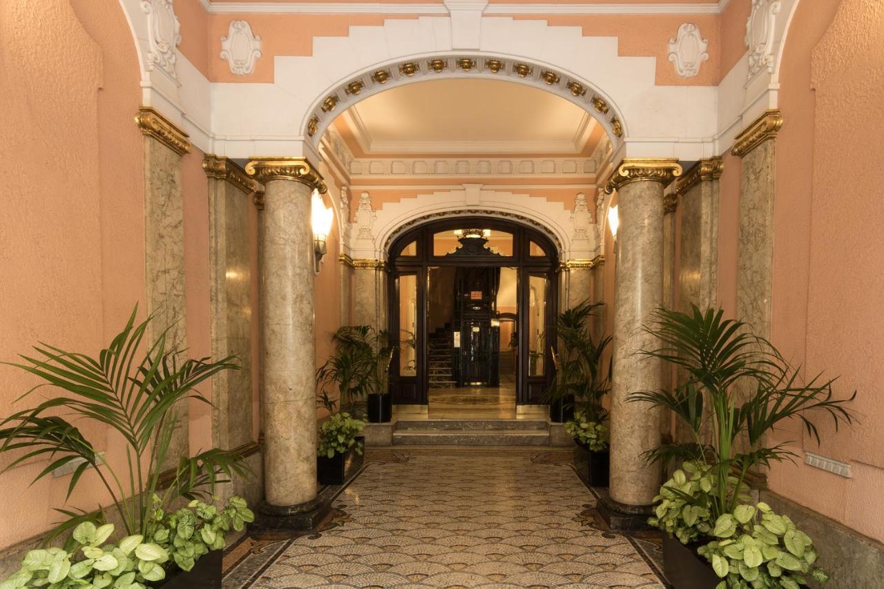 Hostal Santillan Madrid Exterior photo